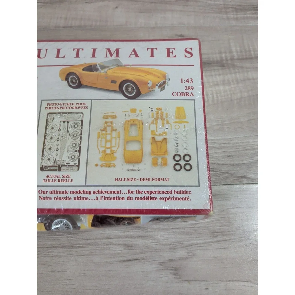Monogram Ultimates 289 Ford Cobra Roadster - 1:43 Scale - Kit #2044 